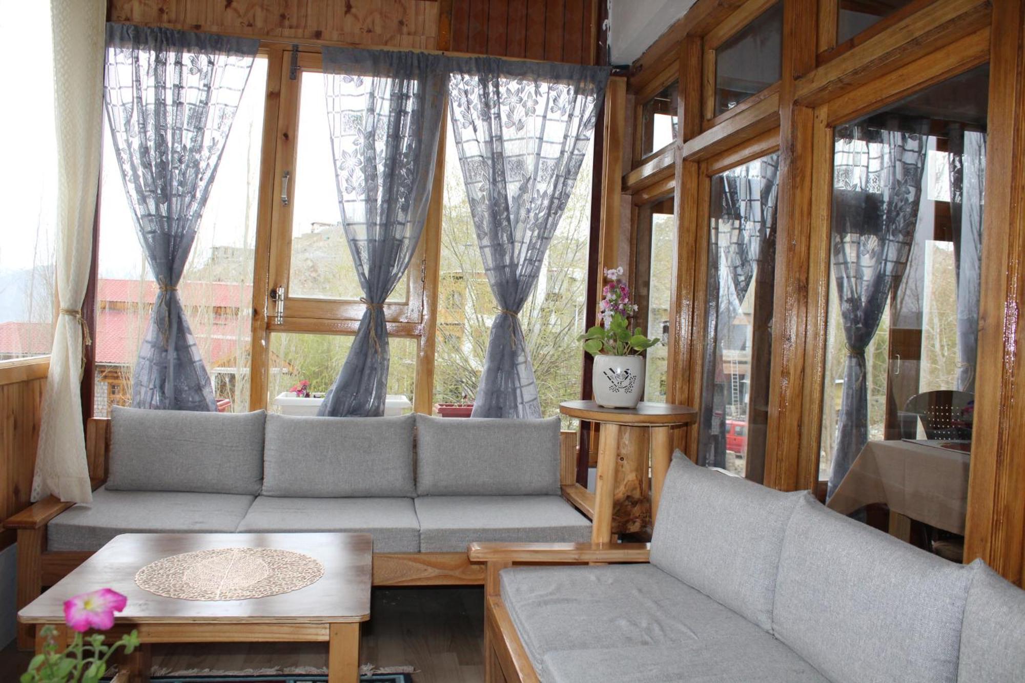Karma Lodge Лех Екстериор снимка