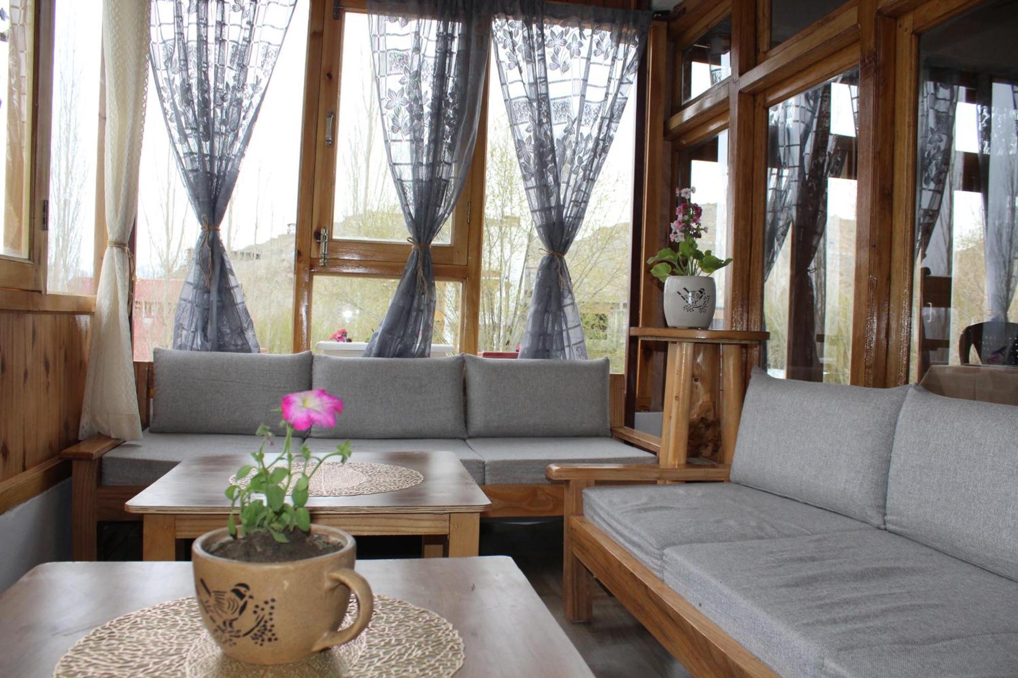 Karma Lodge Лех Екстериор снимка