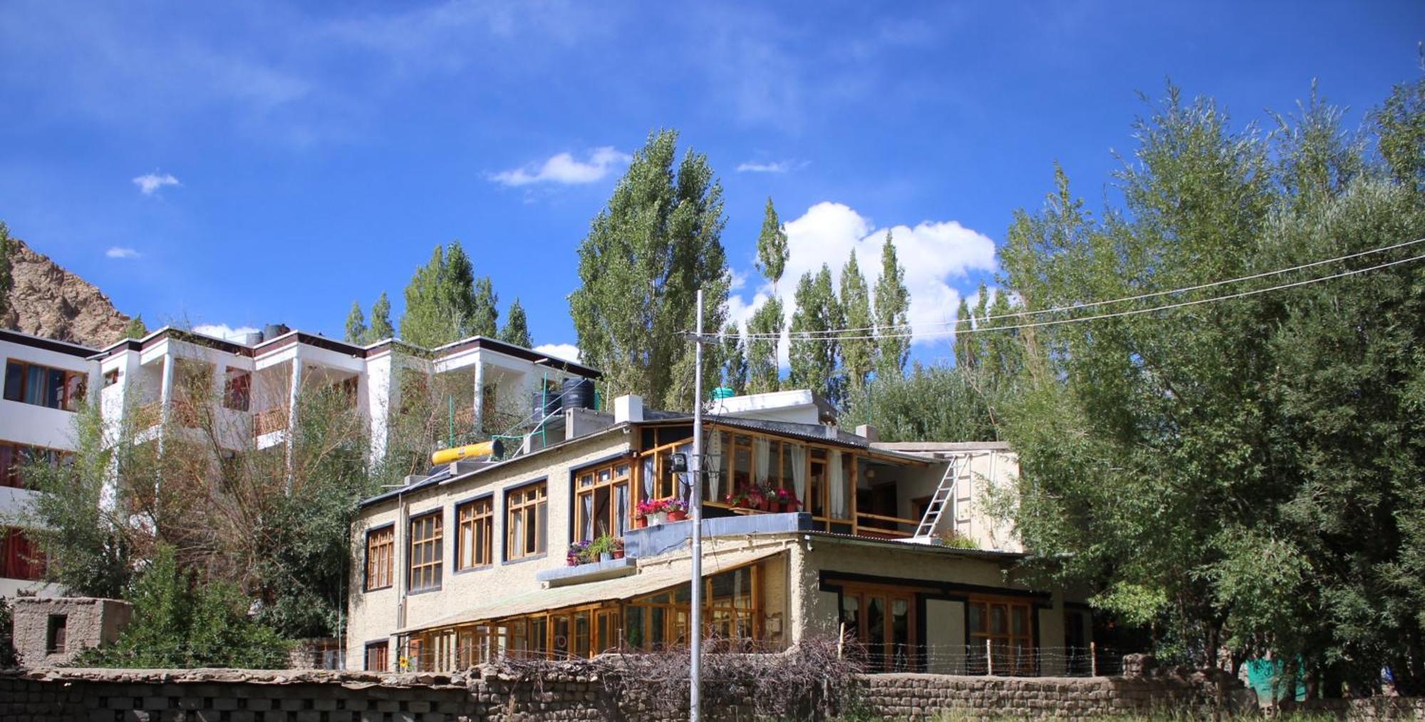Karma Lodge Лех Екстериор снимка